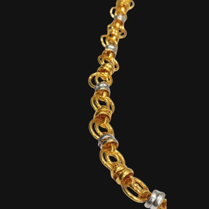 Men's Trendy Cuban Chain – Stylish Gold & Silver Plated Hip-Hop Necklace for Men - Image 3