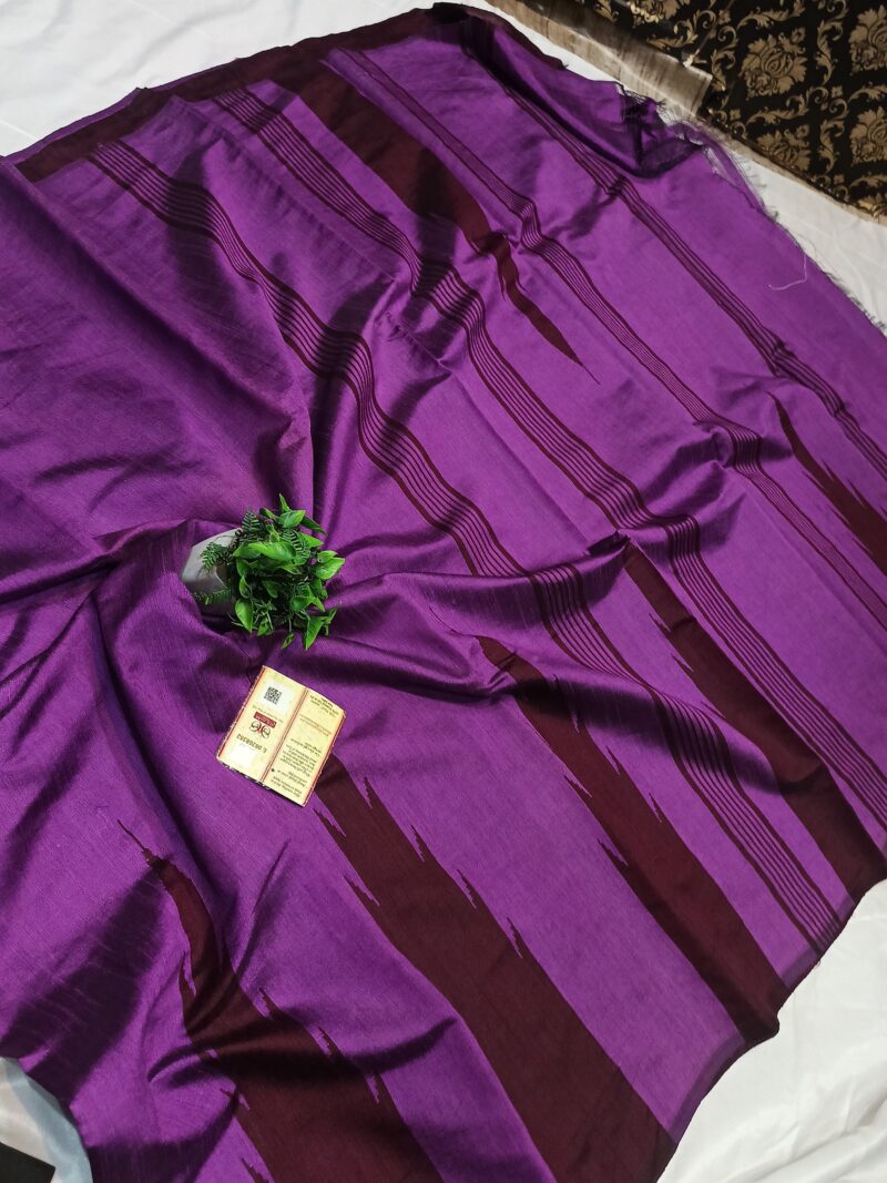 Handcrafted Raw Silk Saree with Temple Border & Contrast Pallu Blouse
