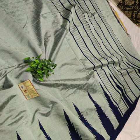 Regal Charm – Handcrafted Raw Silk Saree with Temple Border & Contrast Pallu Blouse