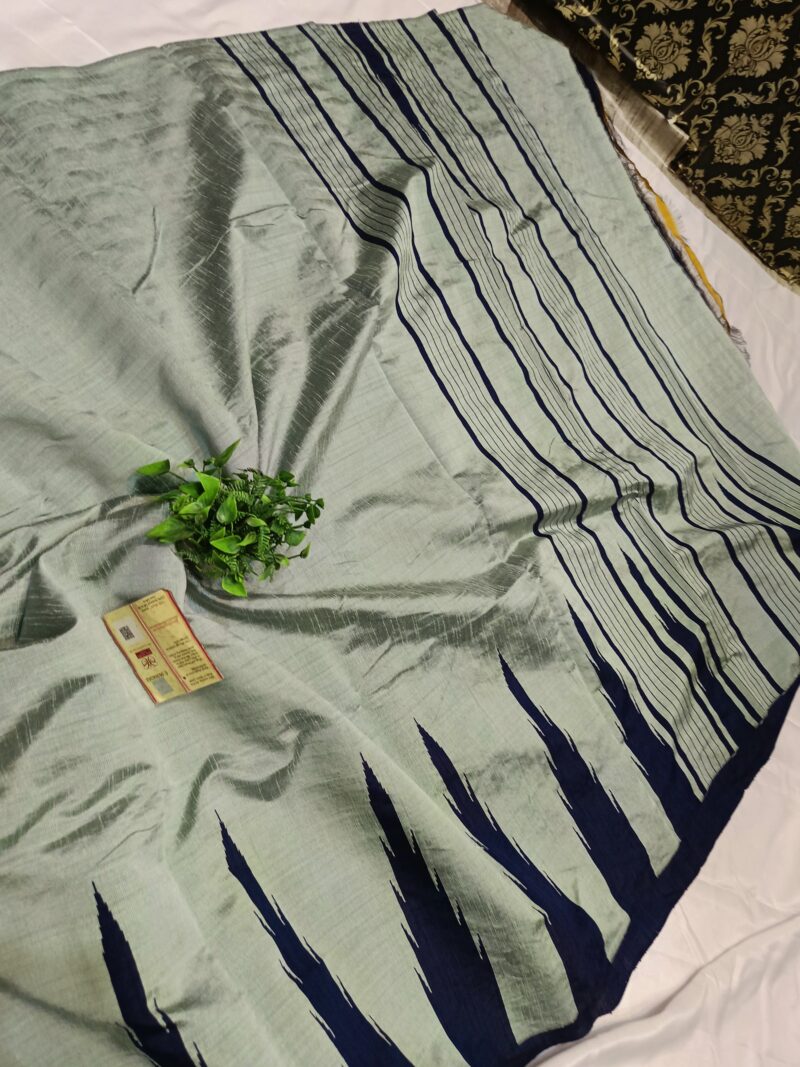 Regal Charm – Handcrafted Raw Silk Saree with Temple Border & Contrast Pallu Blouse