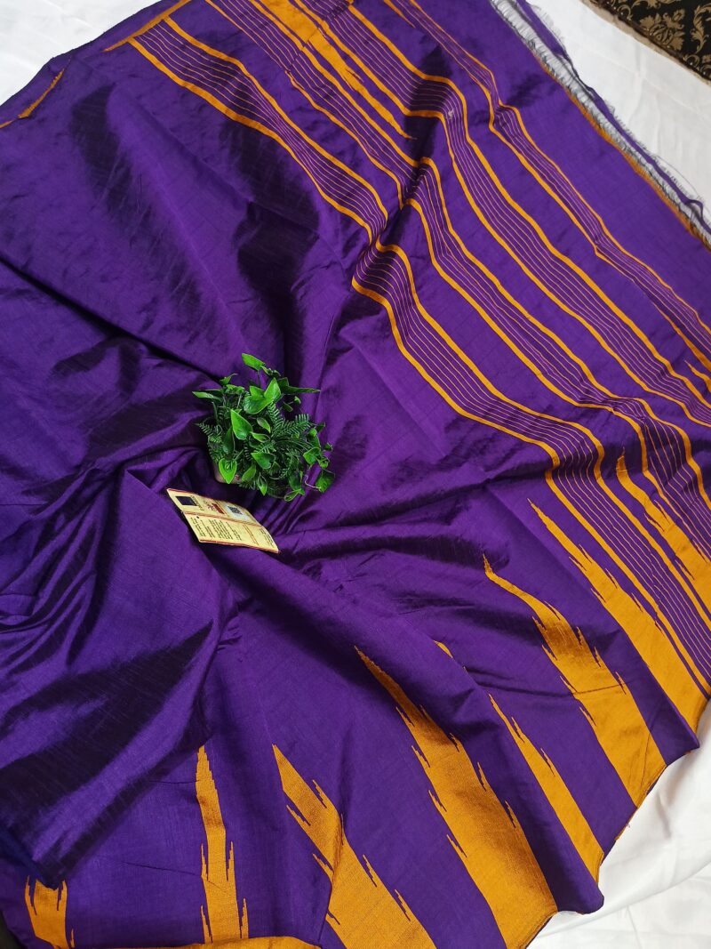 Handcrafted Raw Silk Saree with Temple Border & Contrast Pallu Blouse
