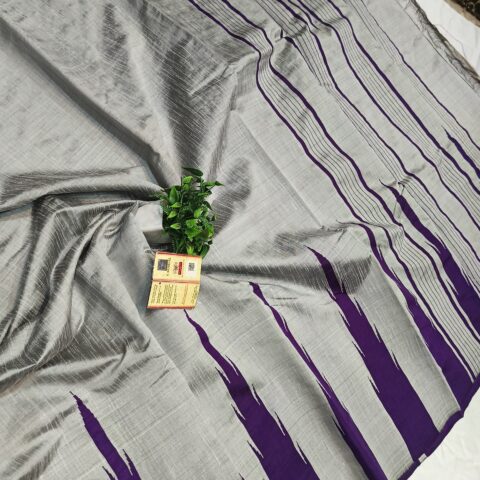 Regal Charm – Handcrafted Raw Silk Saree with Temple Border & Contrast Pallu Blouse
