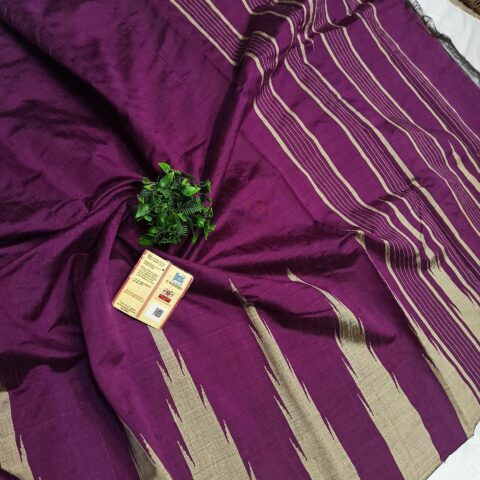 Regal Charm – Handcrafted Raw Silk Saree with Temple Border & Contrast Pallu Blouse