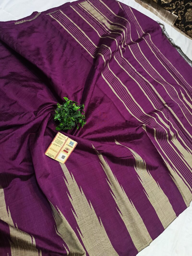 Regal Charm – Handcrafted Raw Silk Saree with Temple Border & Contrast Pallu Blouse