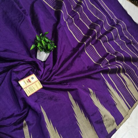Regal Charm – Handcrafted Raw Silk Saree with Temple Border & Contrast Pallu Blouse