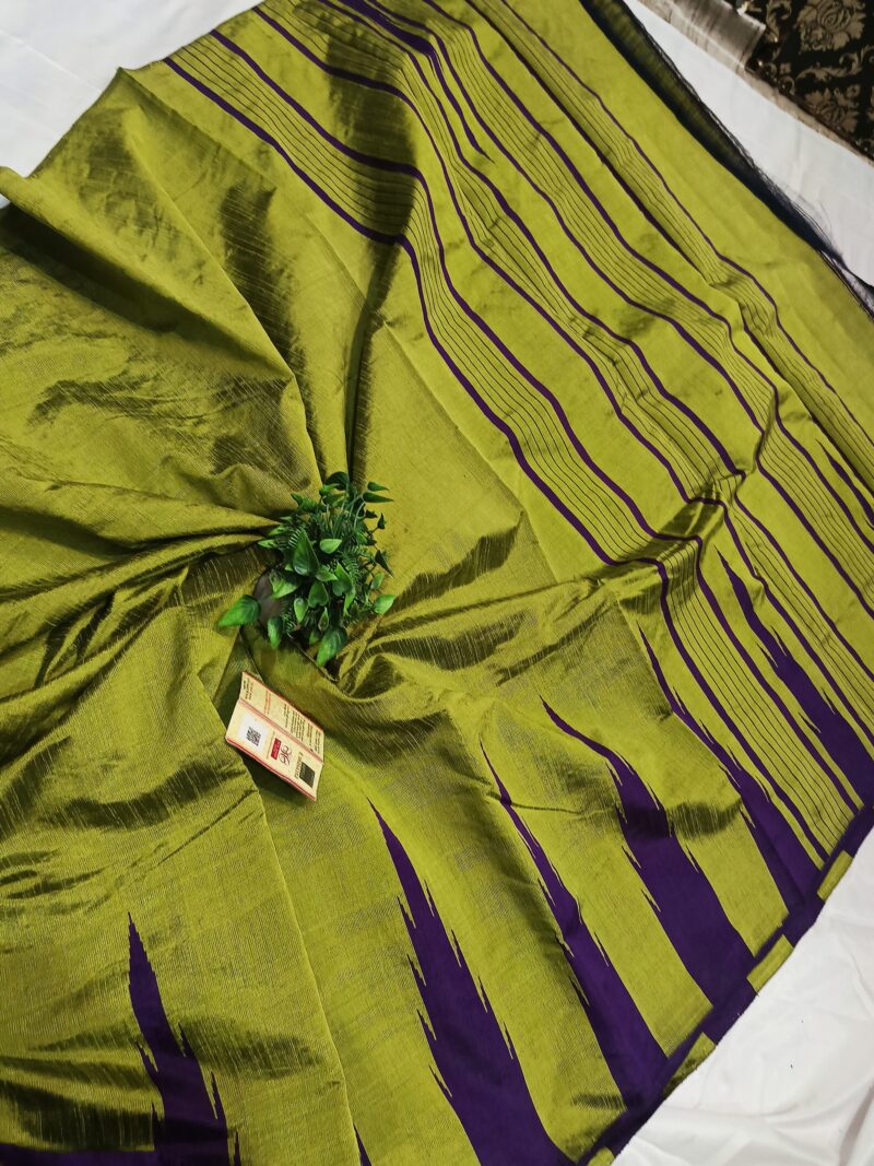 Regal Charm – Handcrafted Raw Silk Saree with Temple Border & Contrast Pallu Blouse